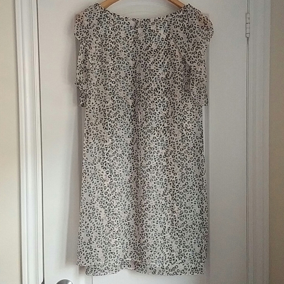 DVF - flowy pure silk Daidy ruffle shoulder knee length dress - Picture 3 of 7